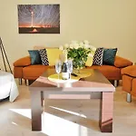 50 M Do Plazy Thobruk Apartamenty Piekna Dama Z Kolobrzegu